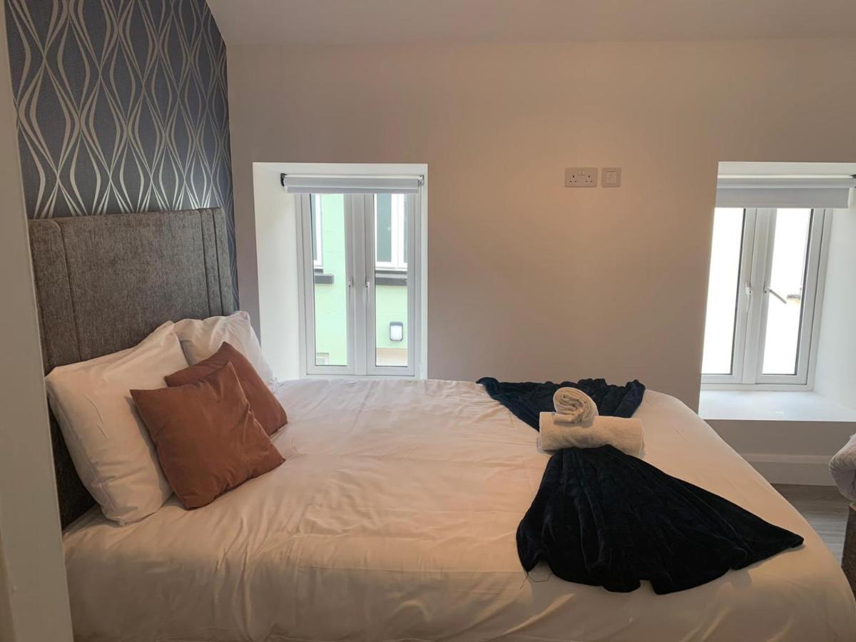 Eyre Square Lane Budget Rooms กัลเวย์ ภายนอก รูปภาพ