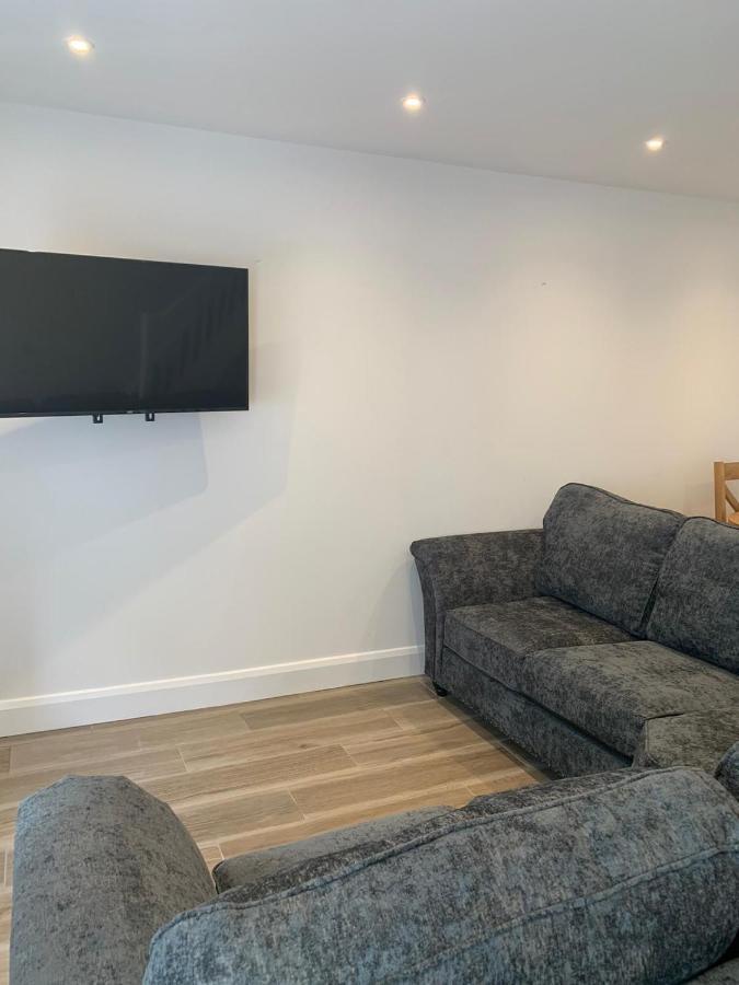 Eyre Square Lane Budget Rooms กัลเวย์ ภายนอก รูปภาพ