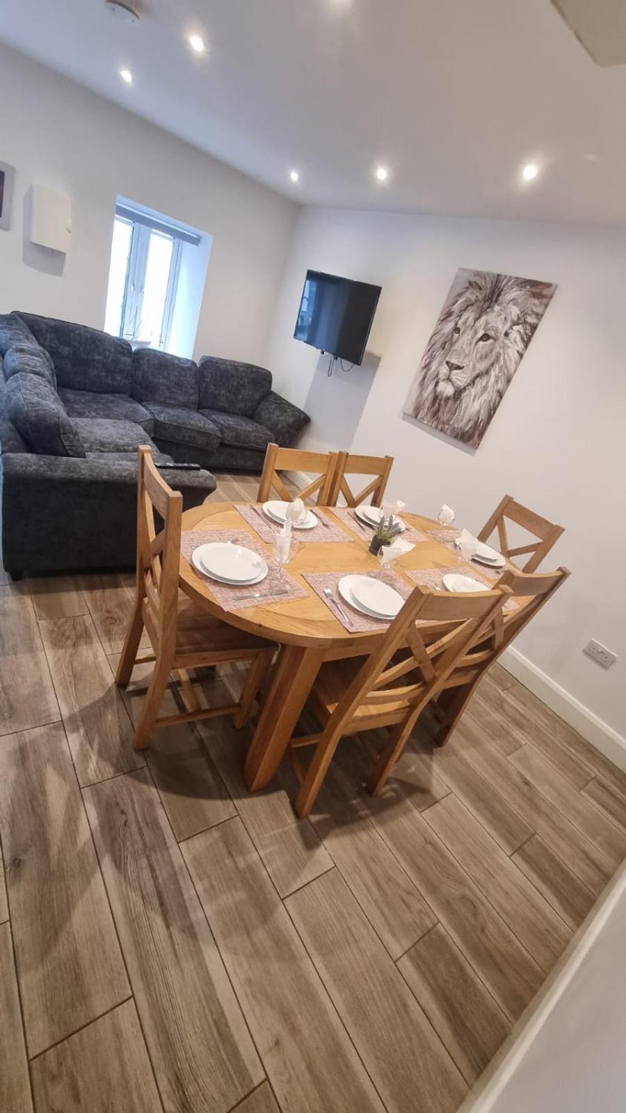 Eyre Square Lane Budget Rooms กัลเวย์ ภายนอก รูปภาพ